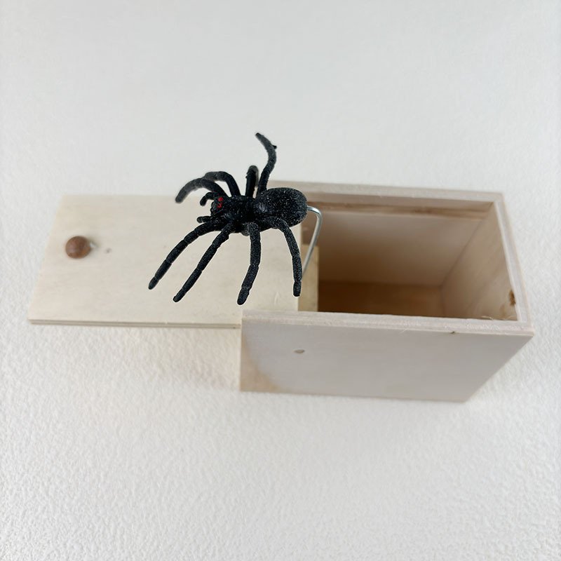 "Spider Scare Box – Wooden Prank Box with Fake Spider for Funny Joke, Gag Toy & Surprise Gift, for Friends, Family & Halloween Surprise , for Entertainment & Fun gifts